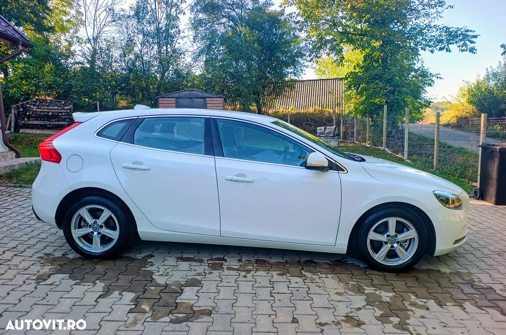 Volvo V40 T3 Momentum - 11