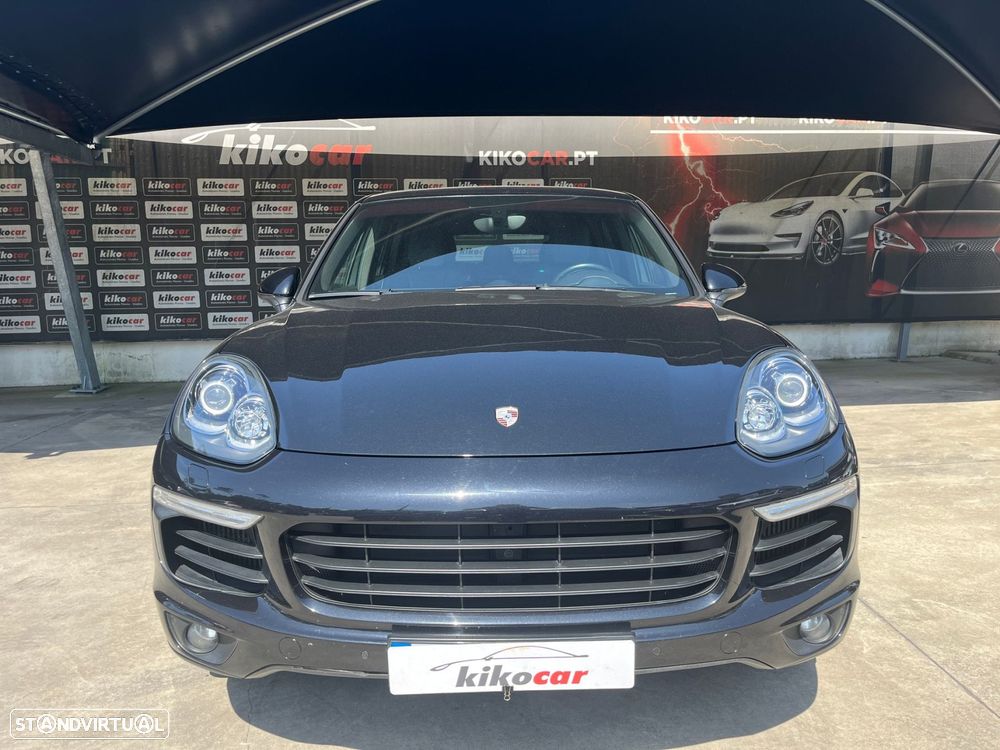 Porsche Cayenne Standard - 2