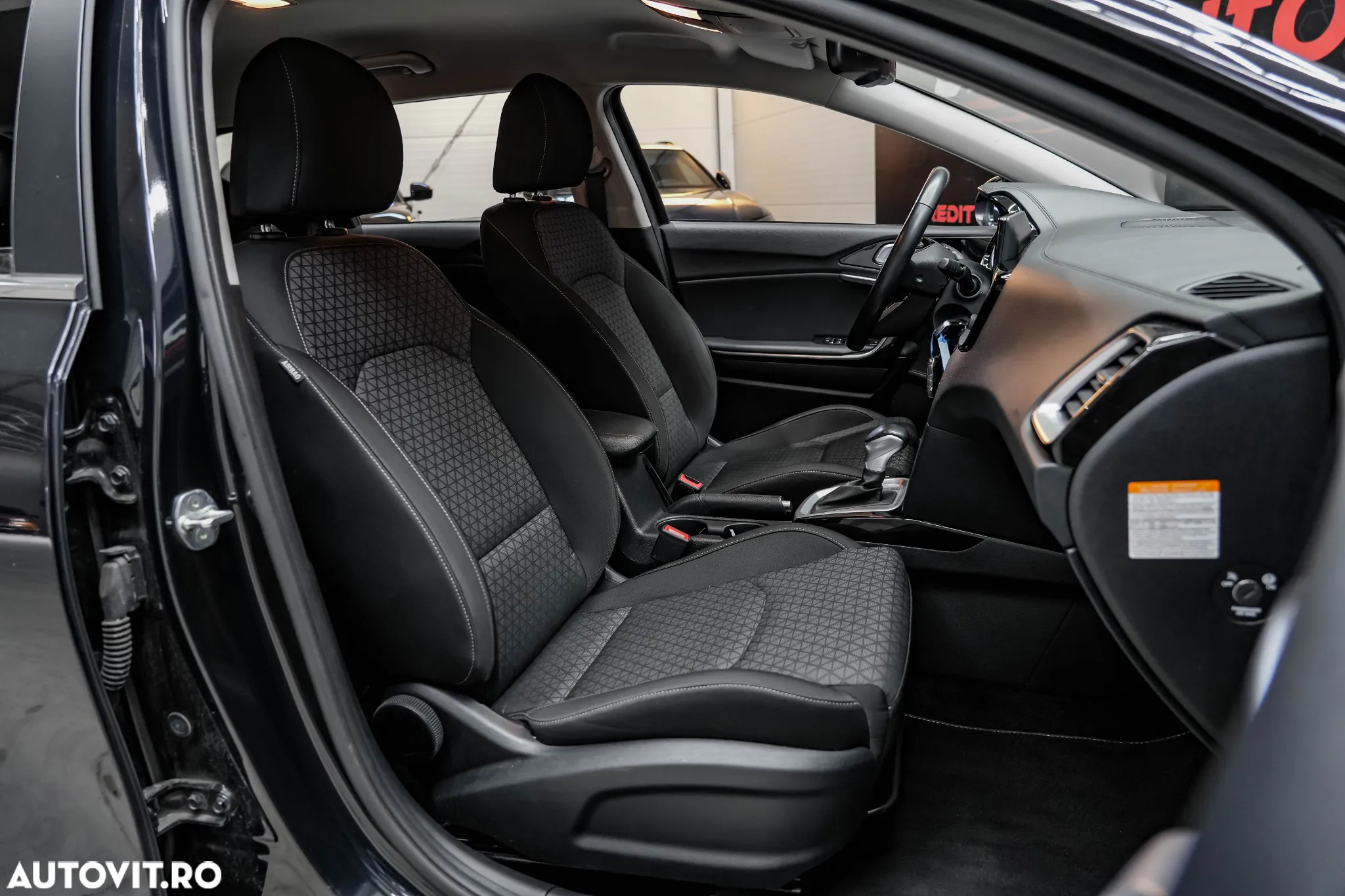 Kia Ceed 1.6 CRDi Eco-Dynamics+ (48V Mild-Hybrid) DCT7 Spirit - 8