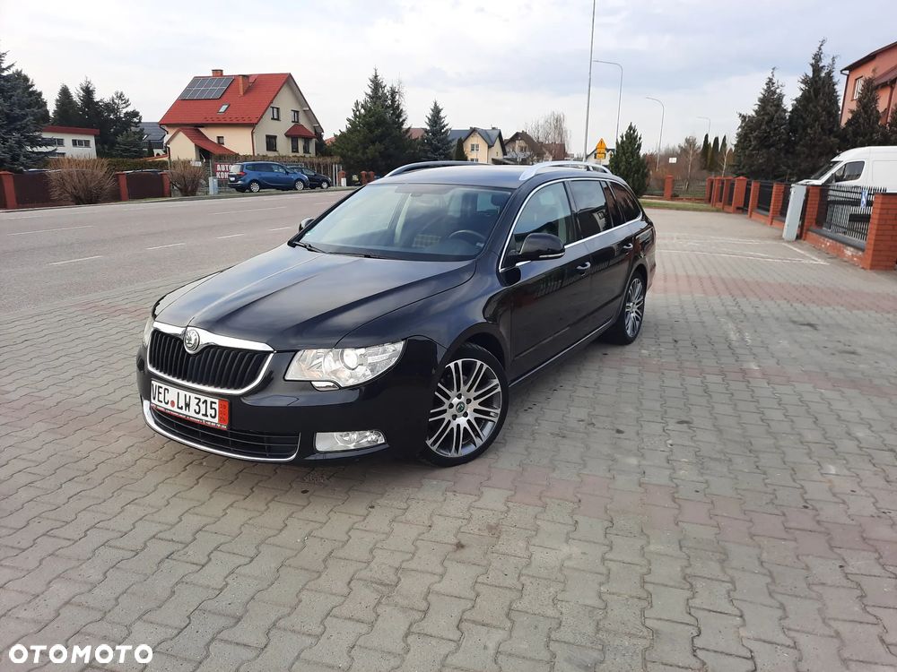 Skoda Superb 2.0 TDI DSG Exclusive - 2