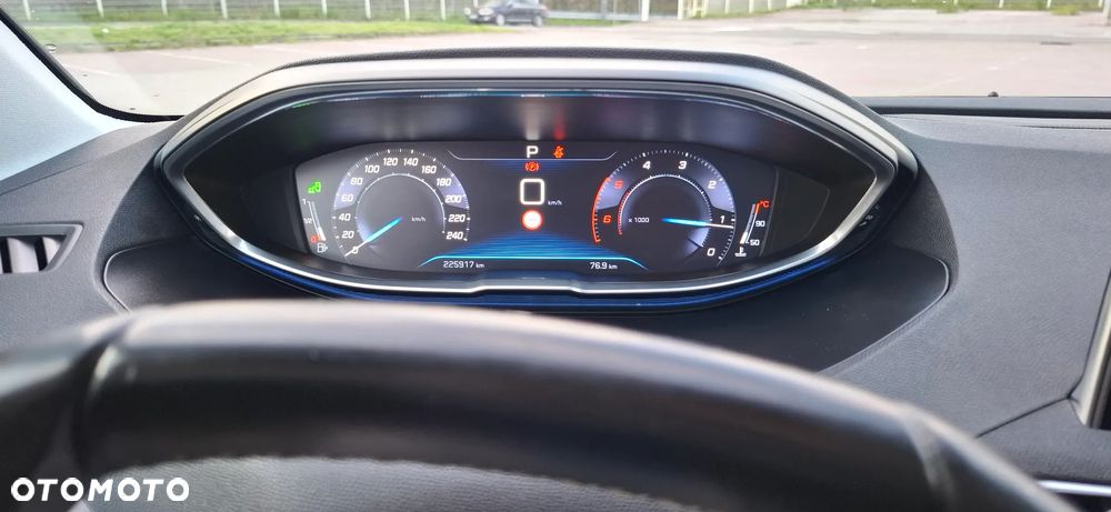 Peugeot 3008 1.6 BlueHDi Allure S&S EAT6 - 21