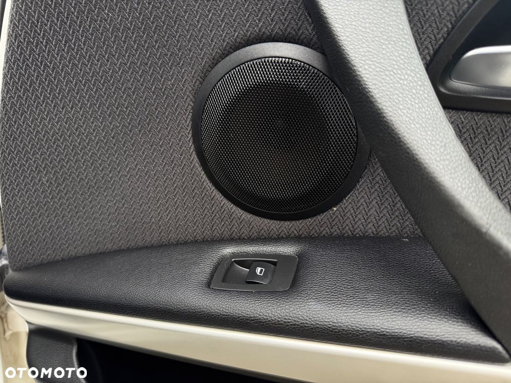 BMW Seria 3 318d Advantage - 32