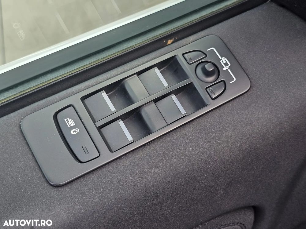 Land Rover Discovery Sport 2.0 D200 MHEV Dynamic S - 26