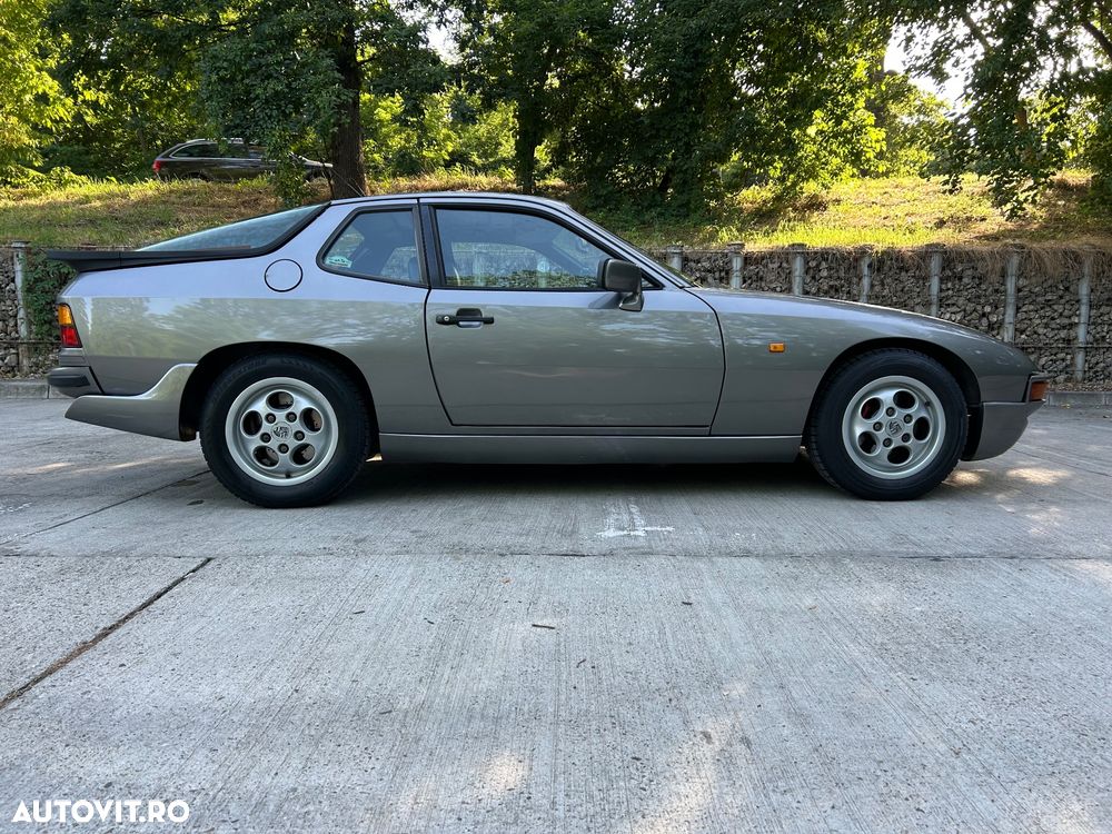 PORSCHE 924 1988