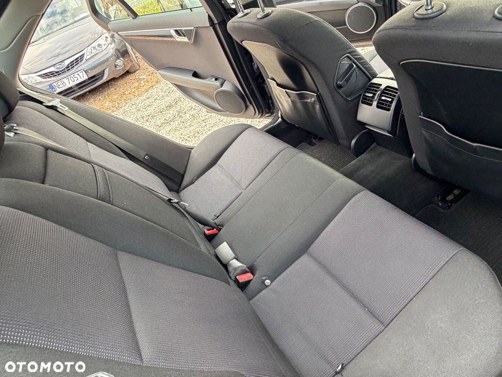 Mercedes-Benz Klasa C 180 Kompressor BlueEFFICIENCY Special Edition - 18