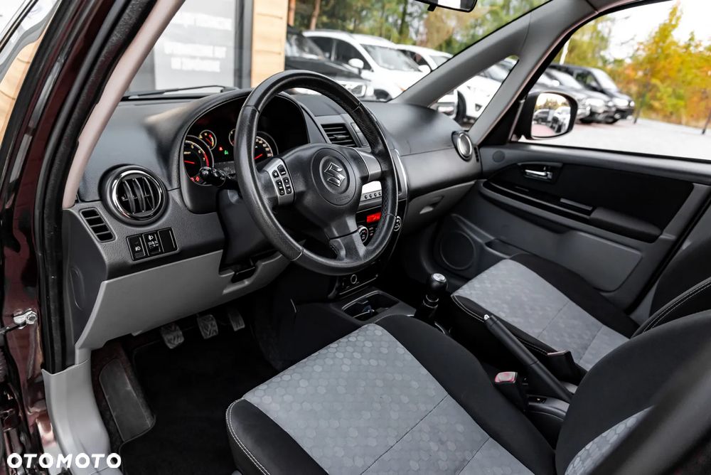 Suzuki SX4 Classic 1.6 VVT 4x4 Comfort - 17