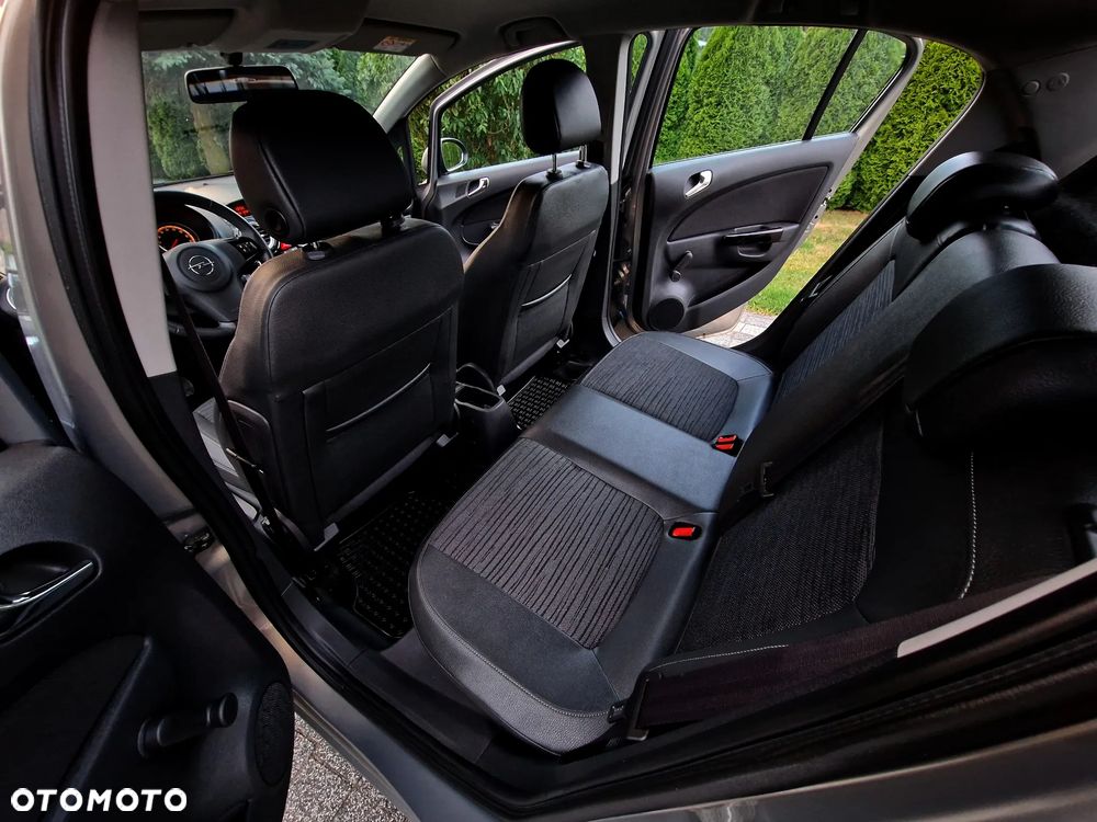 Opel Corsa 1.2 16V Cosmo S&S - 20