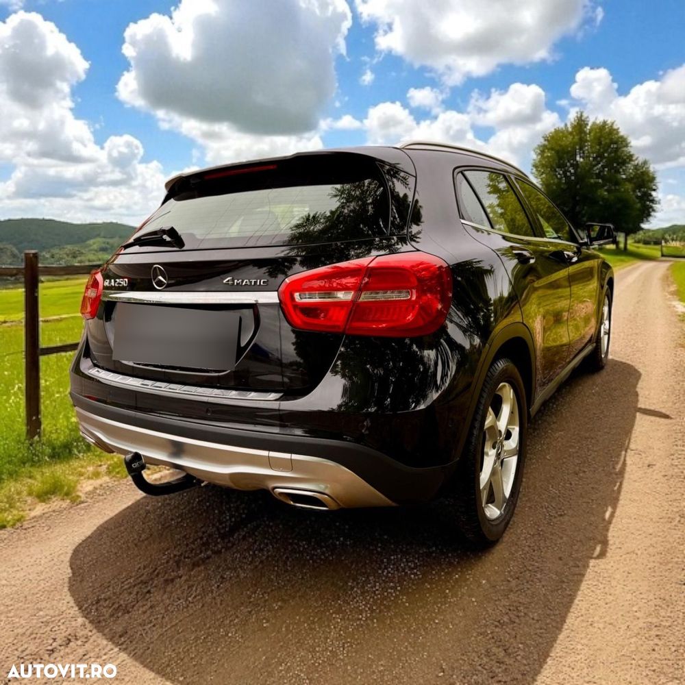Mercedes-Benz GLA 250 4MATIC 7G-DCT SCORE! - 2
