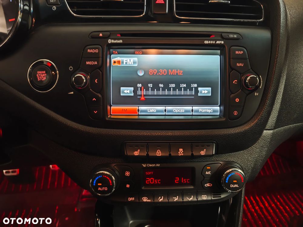 Kia Ceed - 11