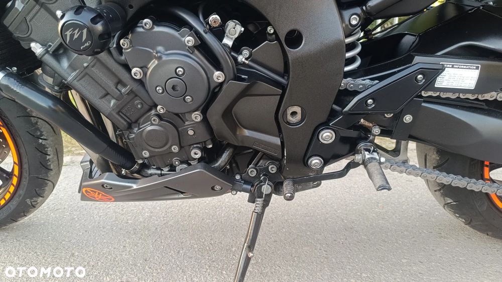Yamaha FZ - 13