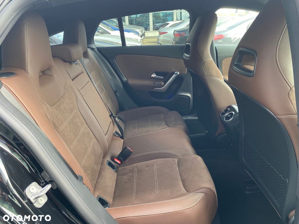 Mercedes-Benz CLA - 25