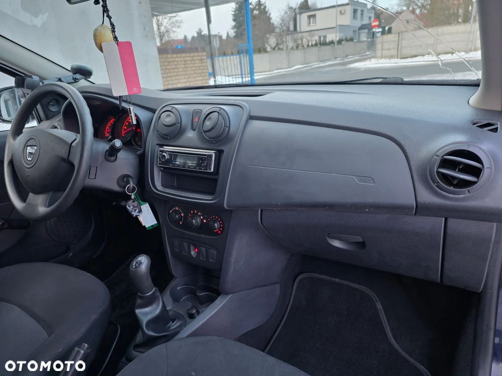 Dacia Logan 1.2 16V 75 Laureate - 22