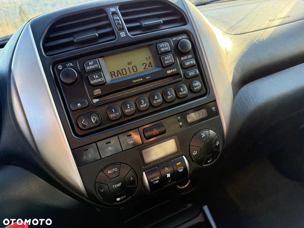 Toyota RAV4 2.0 VVT-i 4x4 - 12