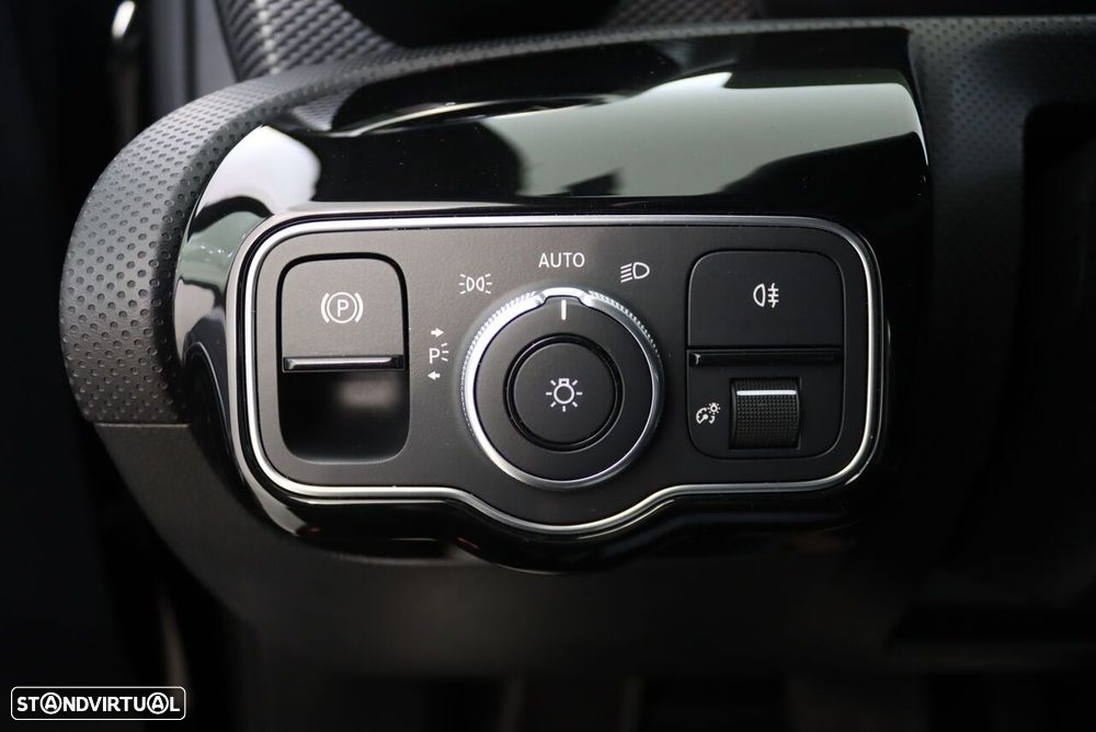 Mercedes-Benz A 250 Limousine - 21