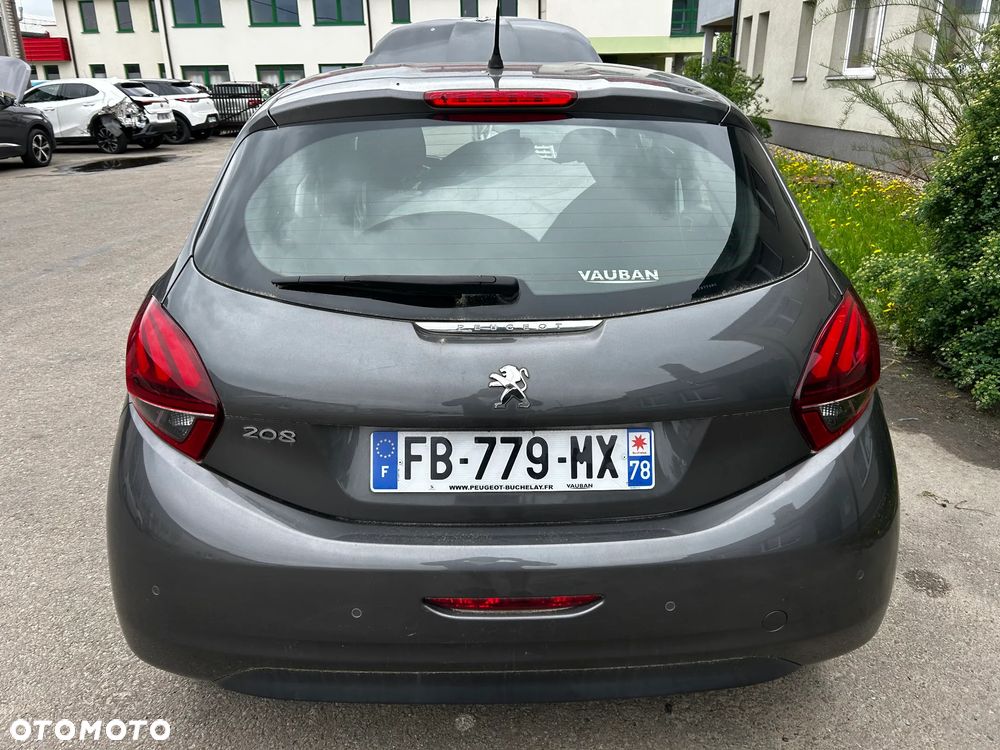 Peugeot 208 - 3