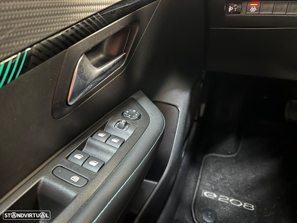Peugeot e-208 50 kWh Allure - 18