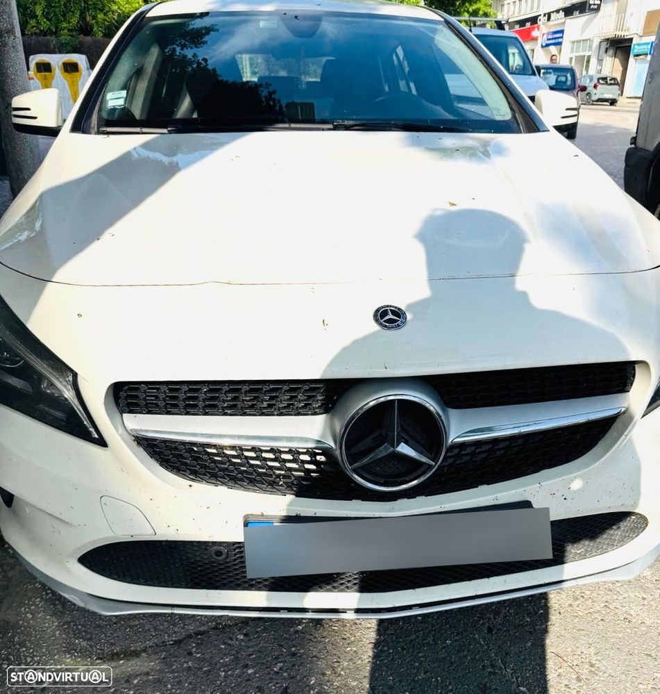 Mercedes-Benz CLA 180 d Shooting Brake Urban Aut. - 1