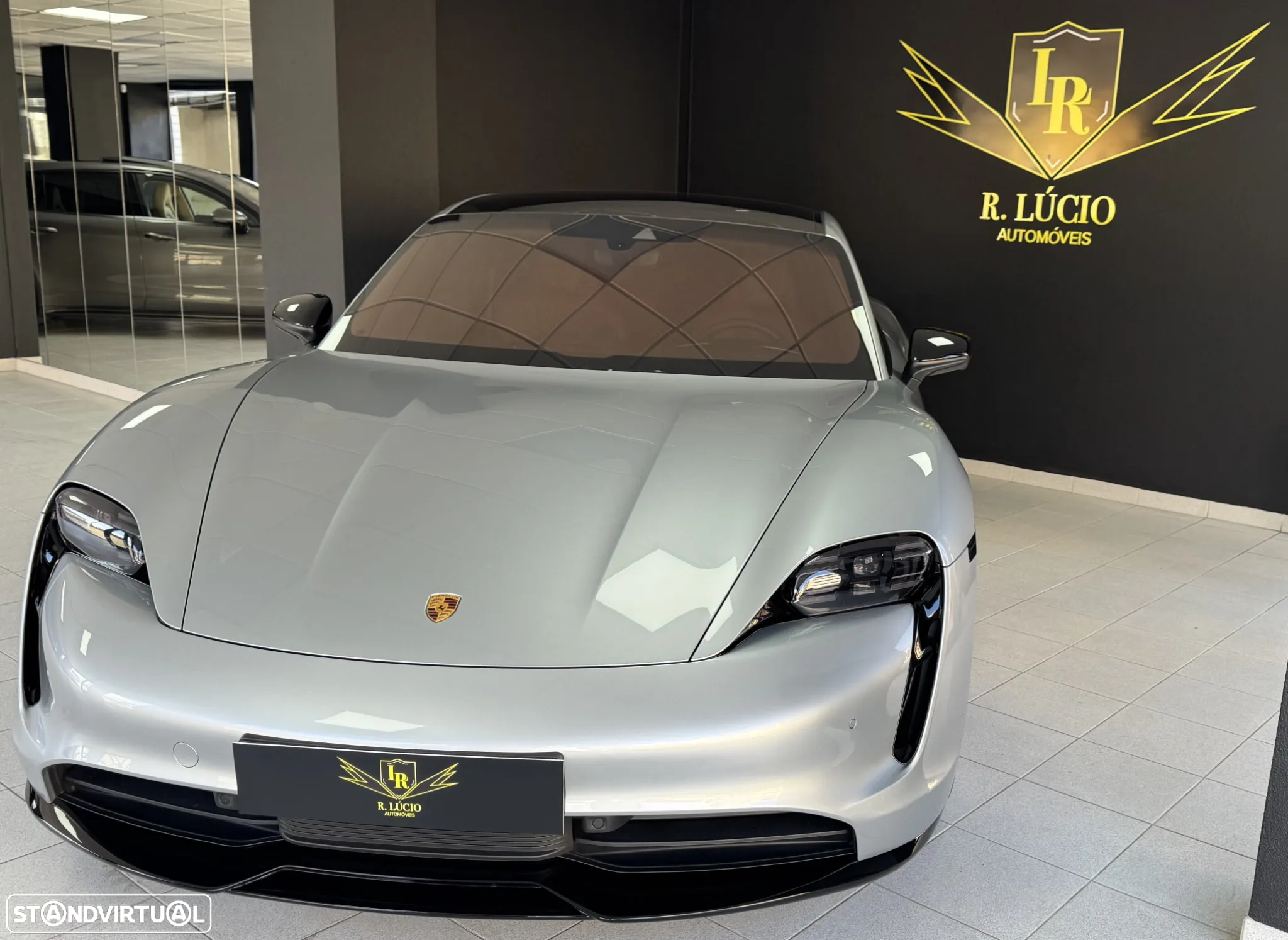 Porsche Taycan 4S - 9