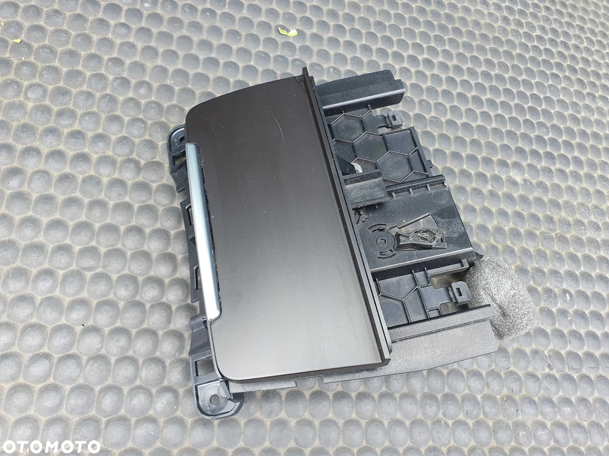 Popielniczka 8K0857951 Klapka Zapalniczka Wklad Czarna Audi A4 B8 A5 Q5 - 4