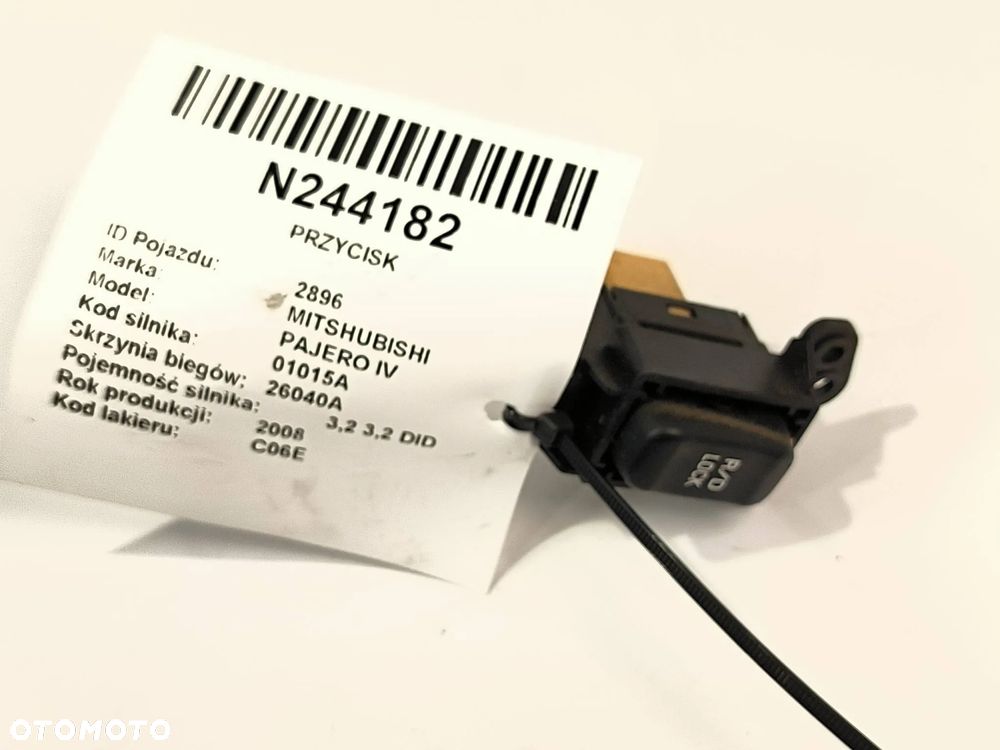 Przełączniki przyciski siedzeń lusterek blokada drzwi Mitsubishi Pajero 2008 SUV Diesel 147kW 3200cm³ - 16