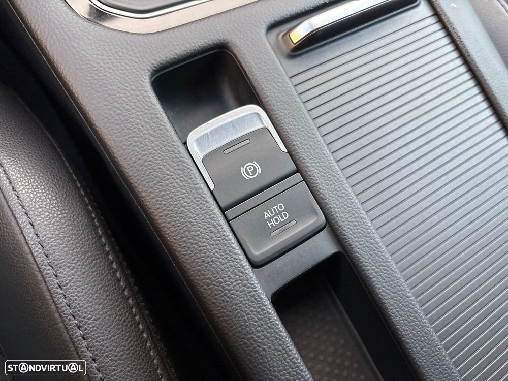 VW Passat Variant 2.0 TDi Highline DSG - 42