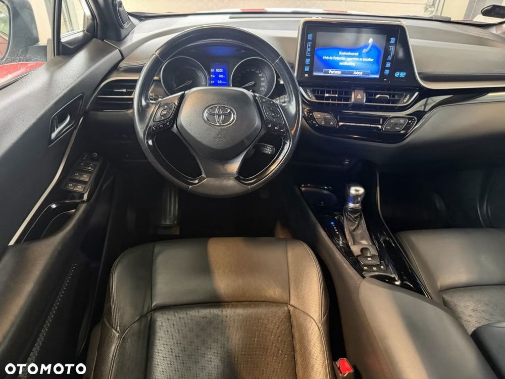 Toyota C-HR Lounge - 11