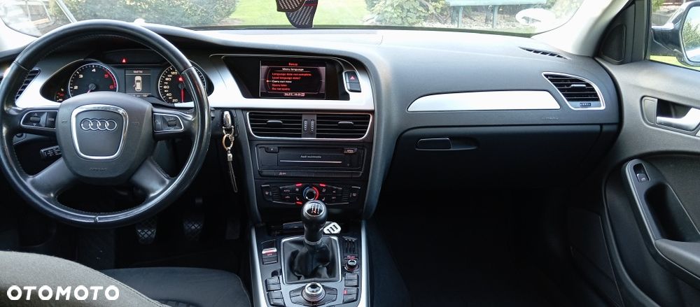 Audi A4 Limousine - 4