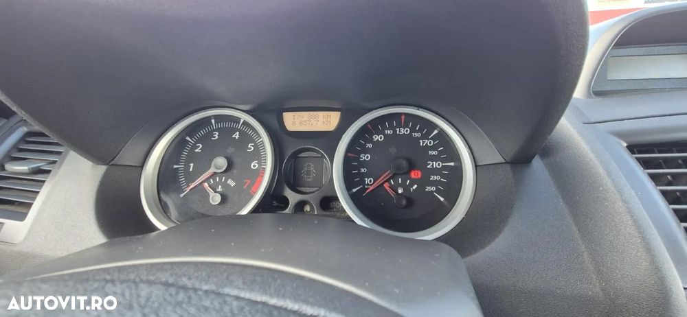 Renault Megane II Sedan 1.6 Authentique - 3