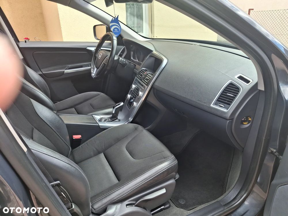 Volvo XC 60 D3 Drive-E Momentum - 9