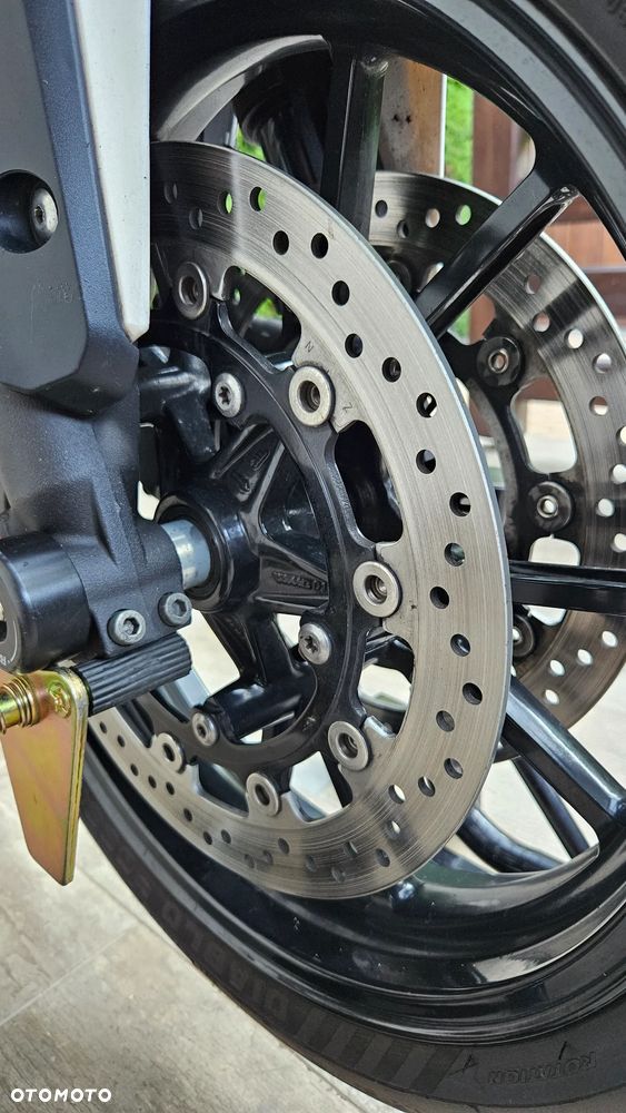 Triumph Speed Triple - 8