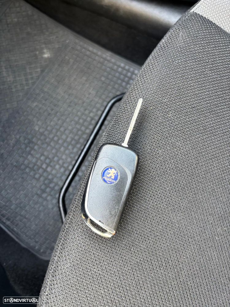 Peugeot 207 1.4 HDi Urban - 21