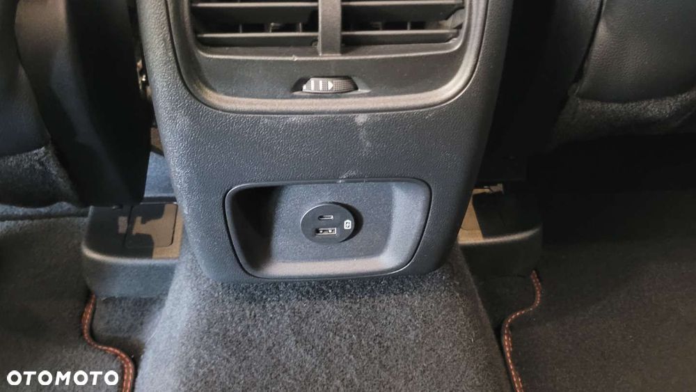 Ford Kuga - 40