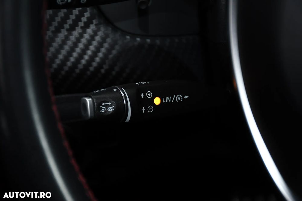 Mercedes-Benz A 220 d 4Matic 7G-DCT AMG Line - 29