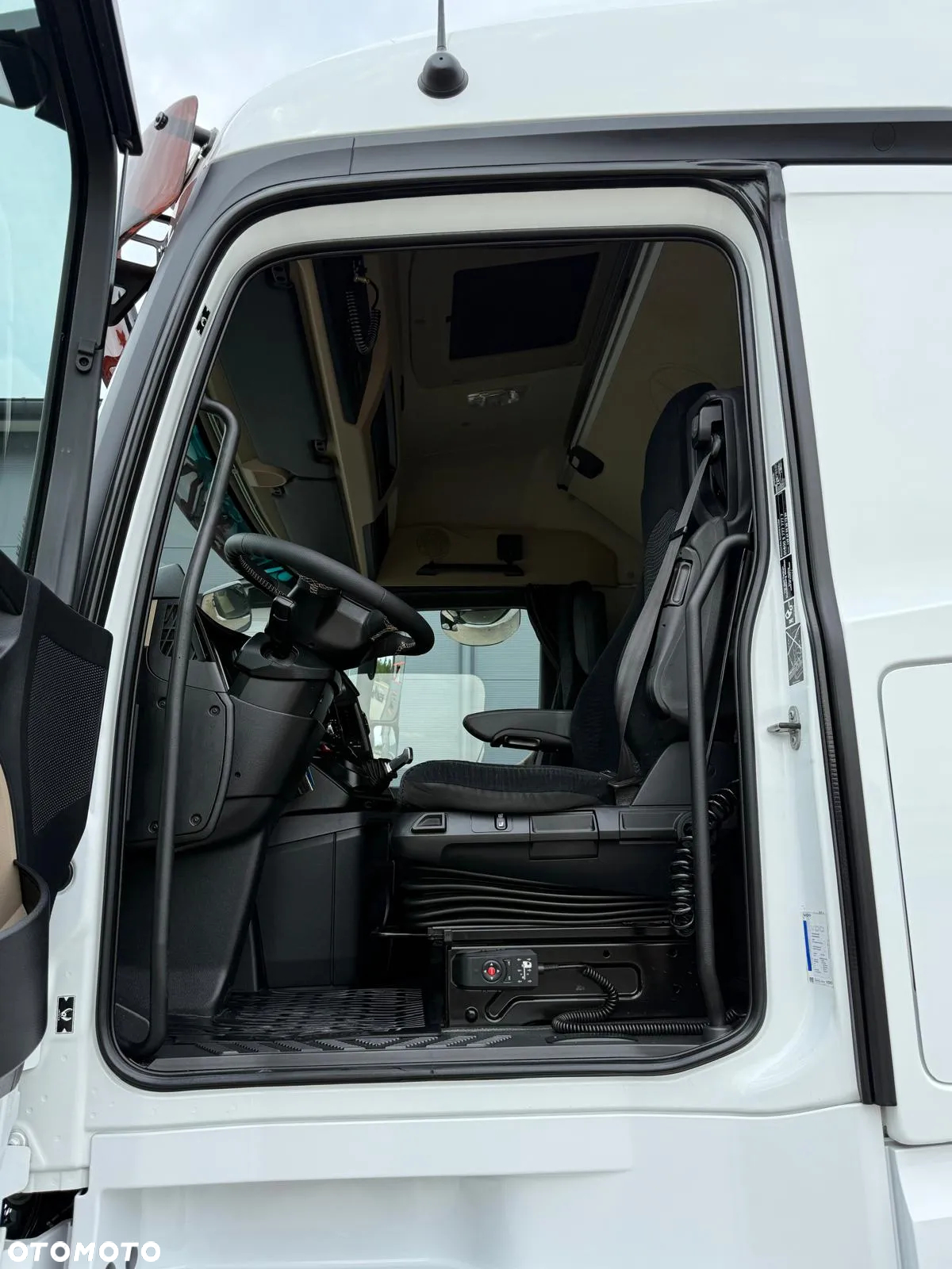 Mercedes-Benz Actros 2542 / E6 / burto-firanka 8,5 m + winda / 21Epal / z Niemiec / sypialka plandeka firana skrzynia - 29