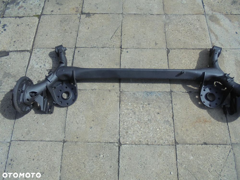 tylna belka toyota yaris 2 - 1
