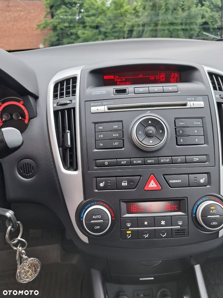 Kia Ceed - 6