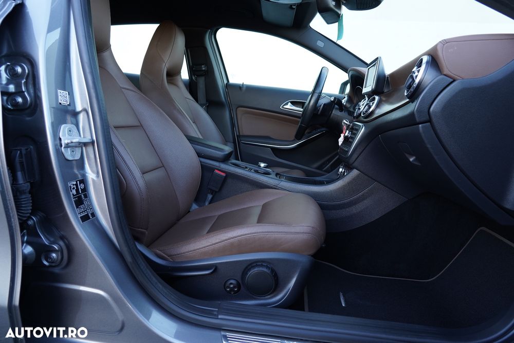 Mercedes-Benz GLA 220 d 4MATIC 7G-DCT Urban - 12