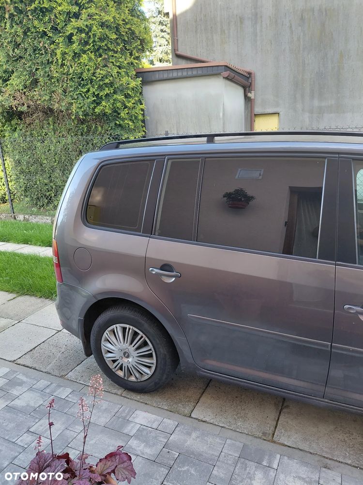 Volkswagen Touran - 2