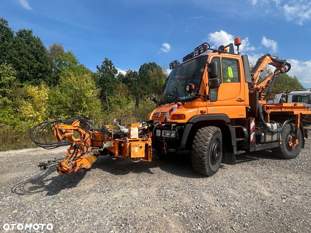 Mercedes-Benz Unimog U 400 - 11