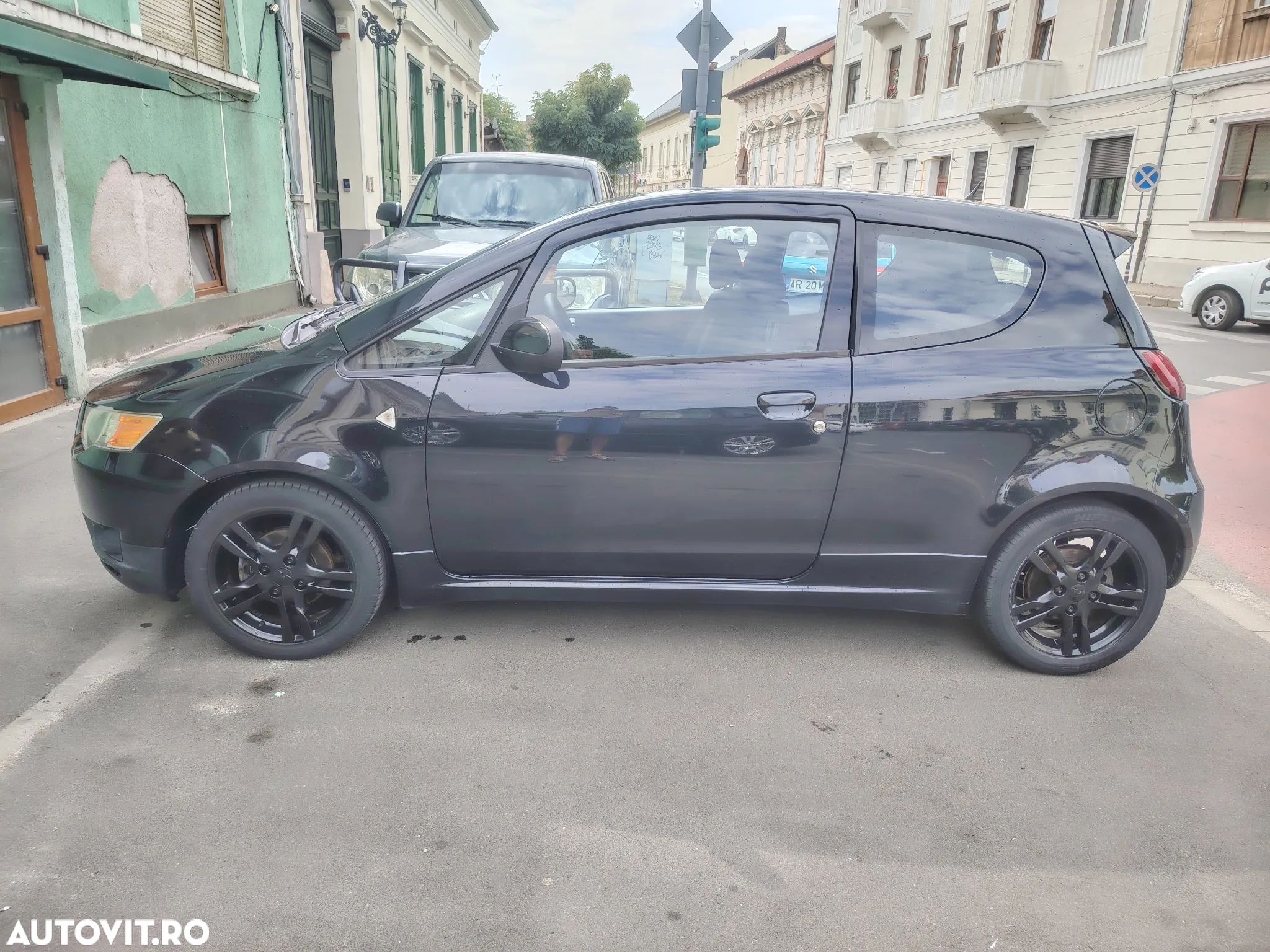 Mitsubishi Colt - 2