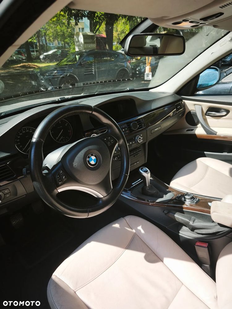 BMW Seria 3 318d DPF Edition Exclusive - 11