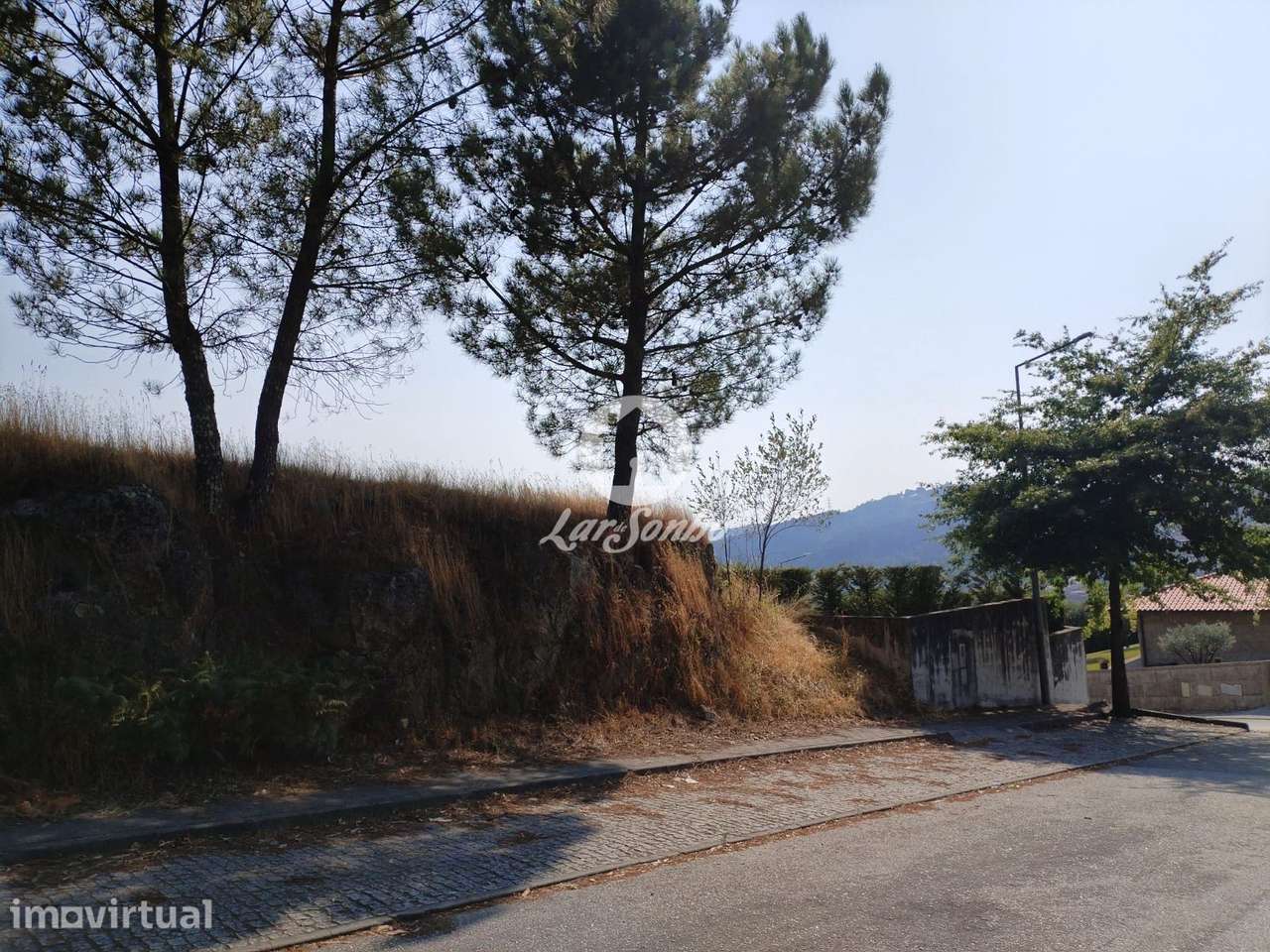 Terreno com projeto  aprovado entre Fafe Guimarães - Grande imagem: 4/7