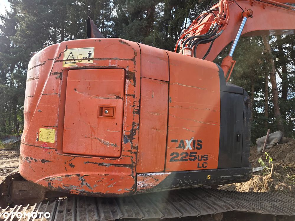 Hitachi Zx225us lc - 13
