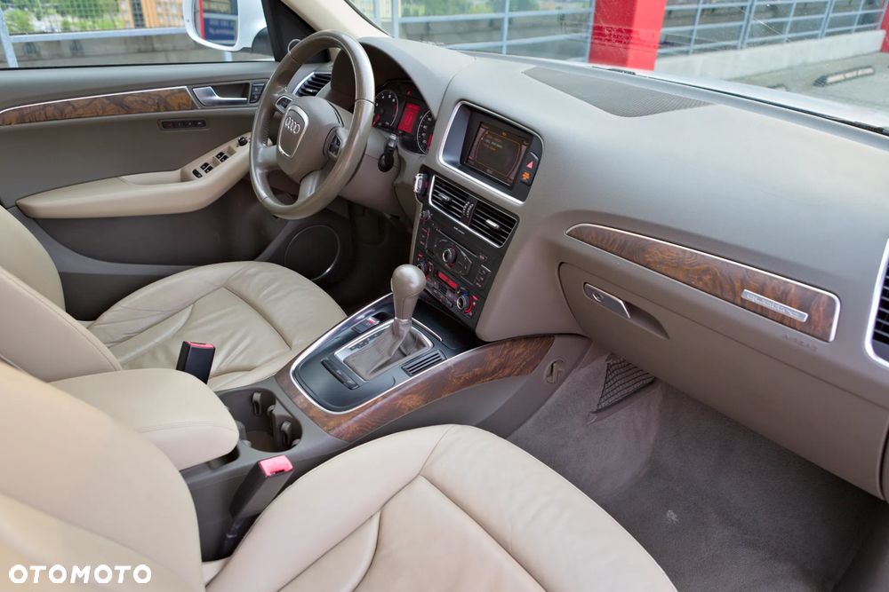Audi Q5 3.2 FSI Quattro S tronic - 24