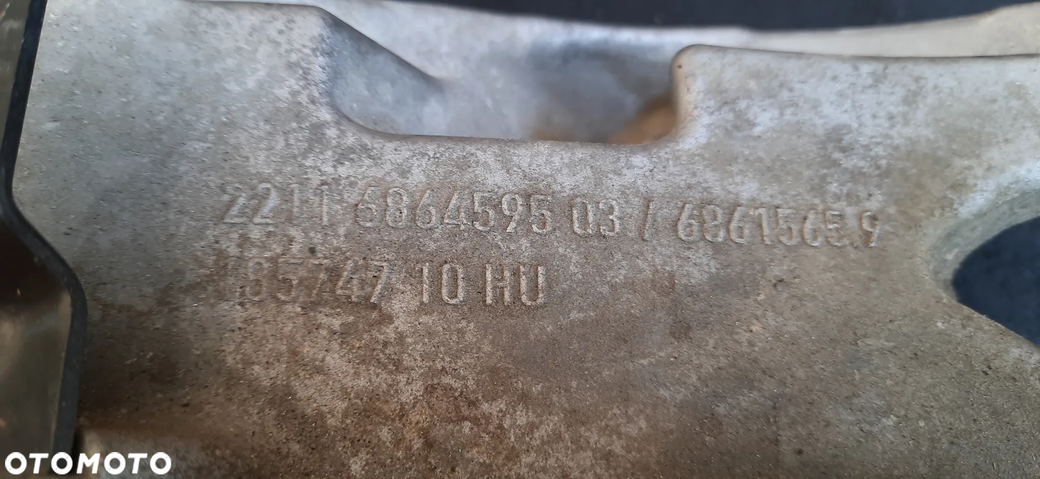 ŁAPA MOCOWANIE SILNIKA WSPORNIK - BMW b48 LEWA  2211 6864595 03 6861565 9 185747 10HU - 3