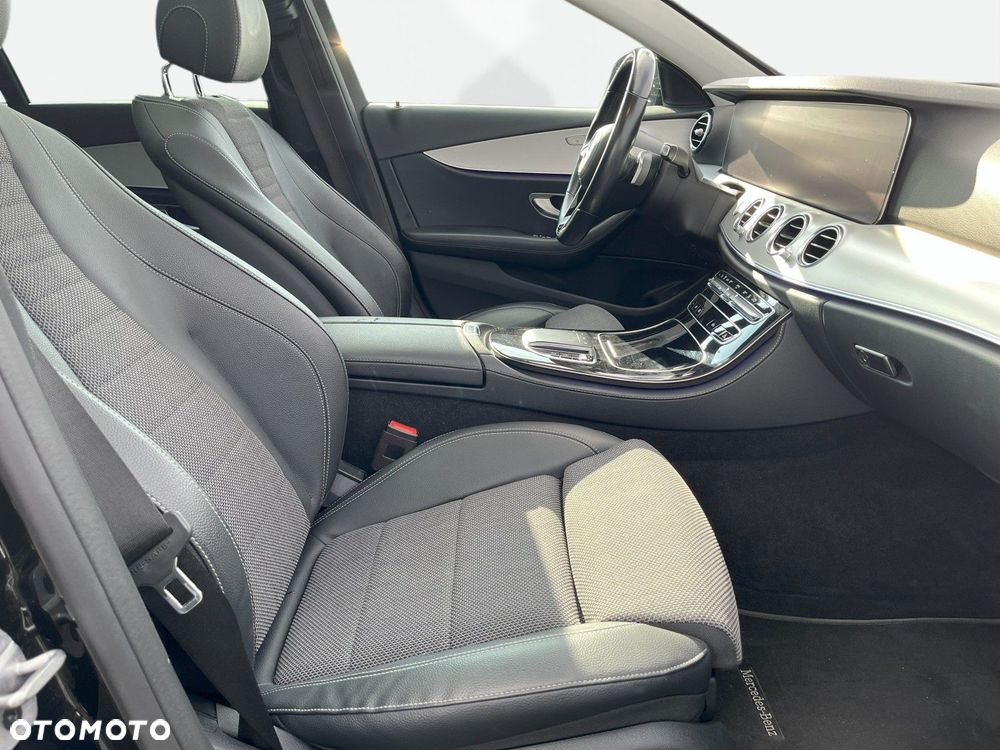 Mercedes-Benz Klasa E - 21