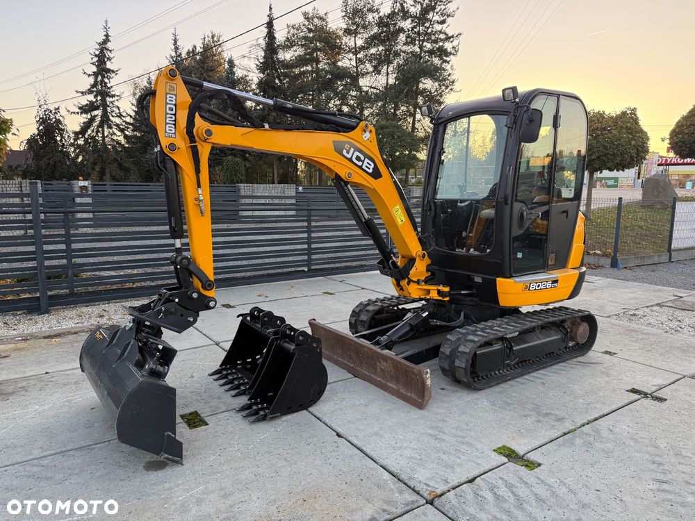 JCB 8026 - 1