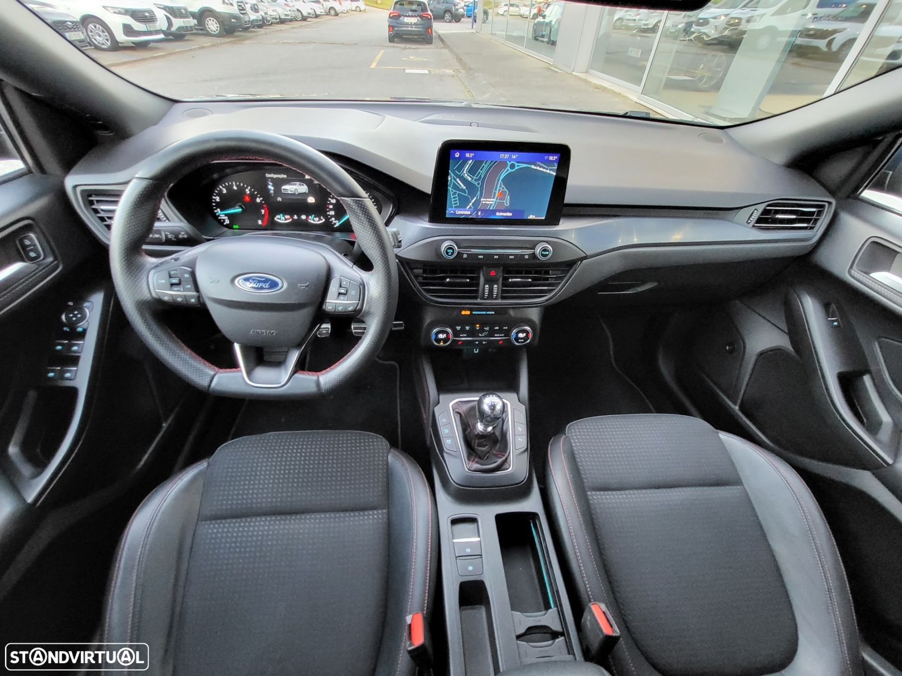 Ford Focus 1.0 EcoBoost ST-Line X - 11