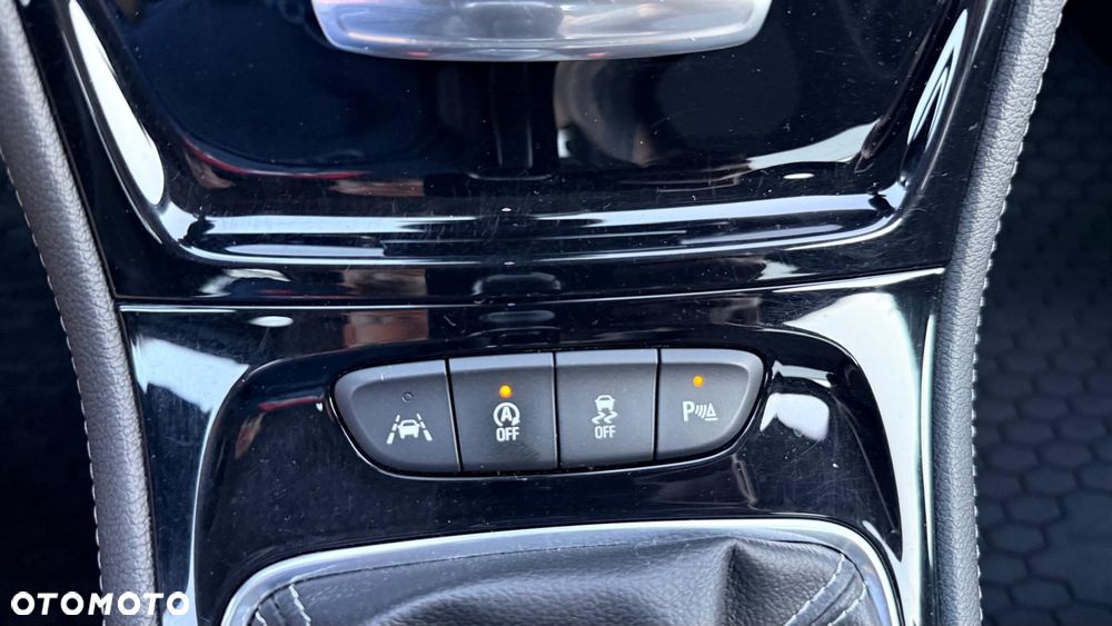 Opel Astra 1.6 BiTrb D (CDTI) Start/Stop Innovation - 31