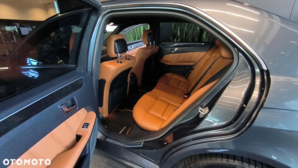 Mercedes-Benz Klasa E 220 CDI BlueEff Avantgarde - 15
